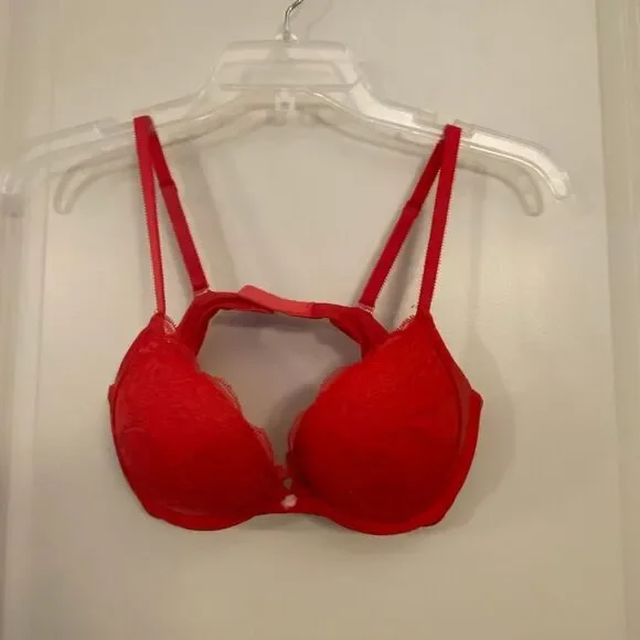 Victoria’s Secret bombshell  bra, size 34B - Picture 2 of 7